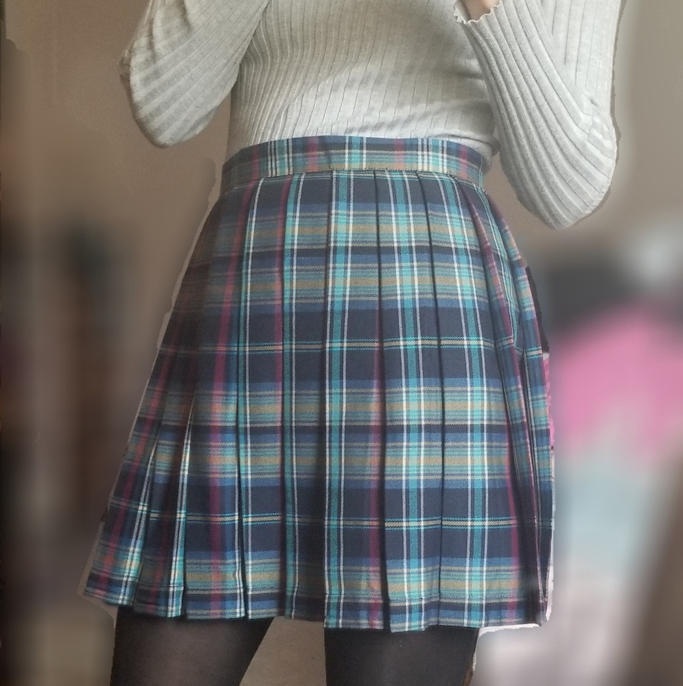 SOLD bodyline plaid pleated school girl miniskirt